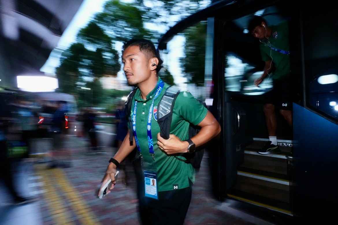 truc tiep singapore 0-2 thai lan asean cup 2026 poeiphimai ruc sang hinh anh 6