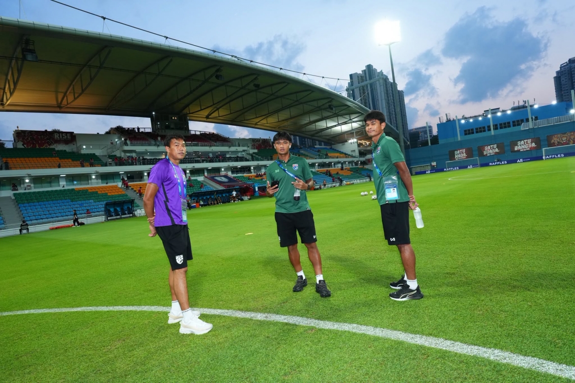 truc tiep singapore 0-2 thai lan asean cup 2026 poeiphimai ruc sang hinh anh 20