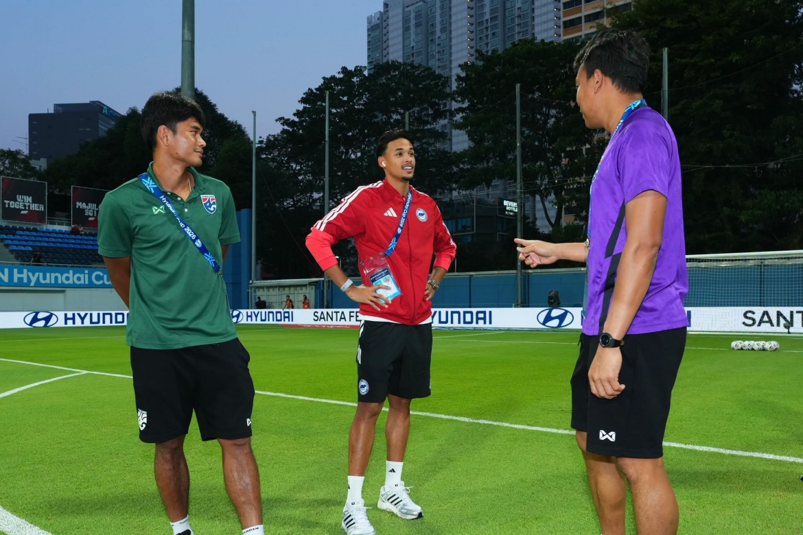 truc tiep singapore 0-2 thai lan asean cup 2026 poeiphimai ruc sang hinh anh 18