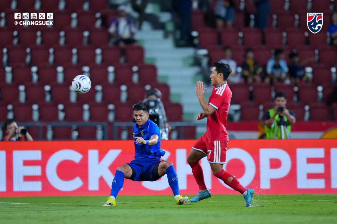 truc tiep thai lan 1-2 singapore ban ket luot ve asean cup 2026 hinh anh 4