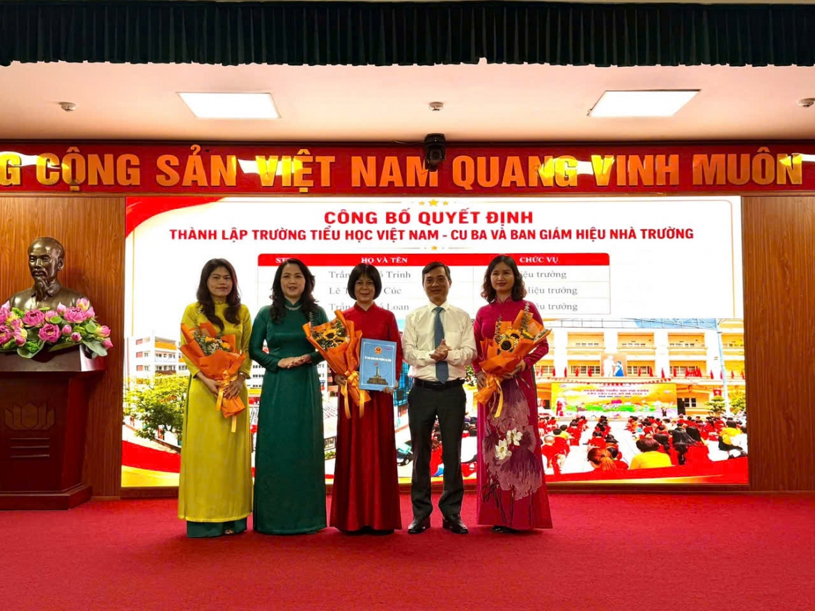 truong moi truoc gio g ha noi chay dua hoan thien bo may truoc nam hoc hinh anh 1