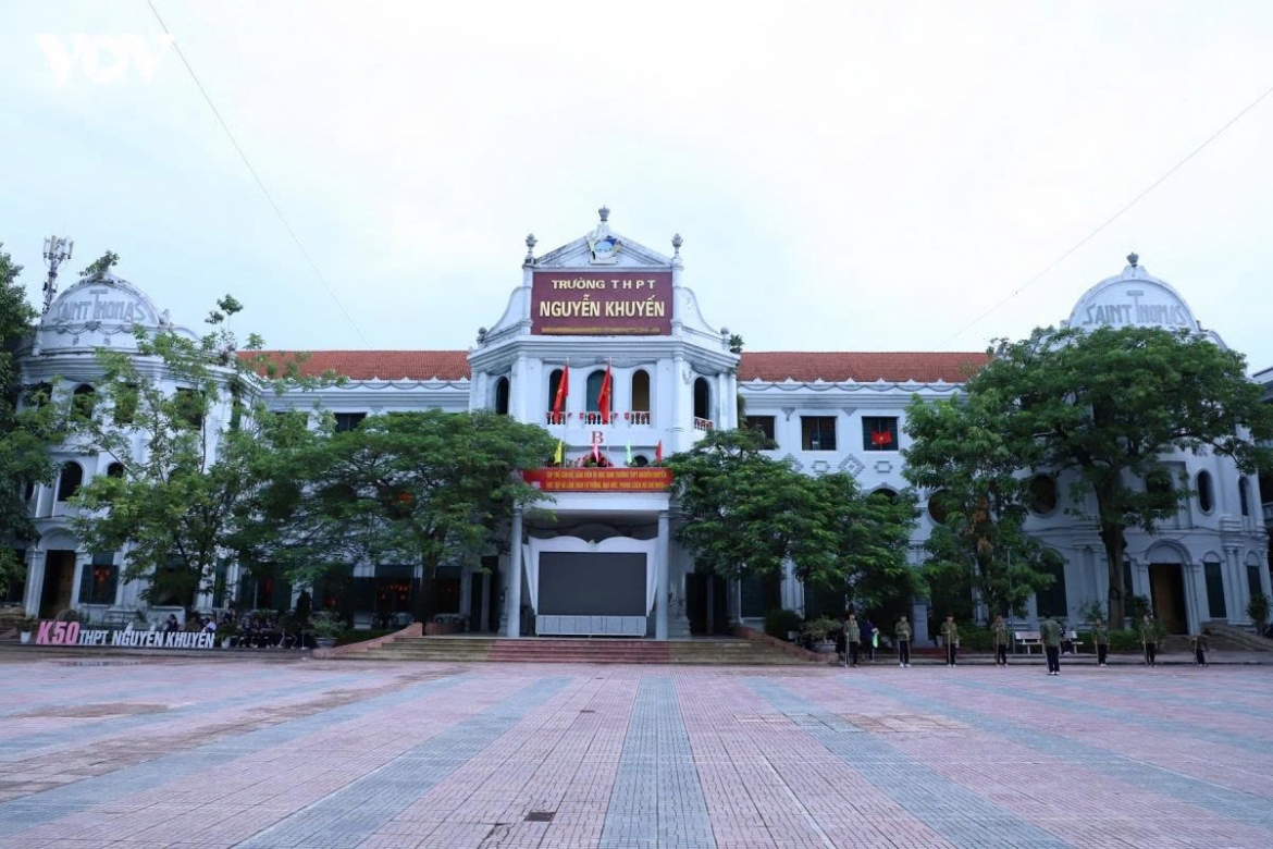 ninh binh du kien giam 57 dau moi truong hoc, giam 827 hieu truong hinh anh 2