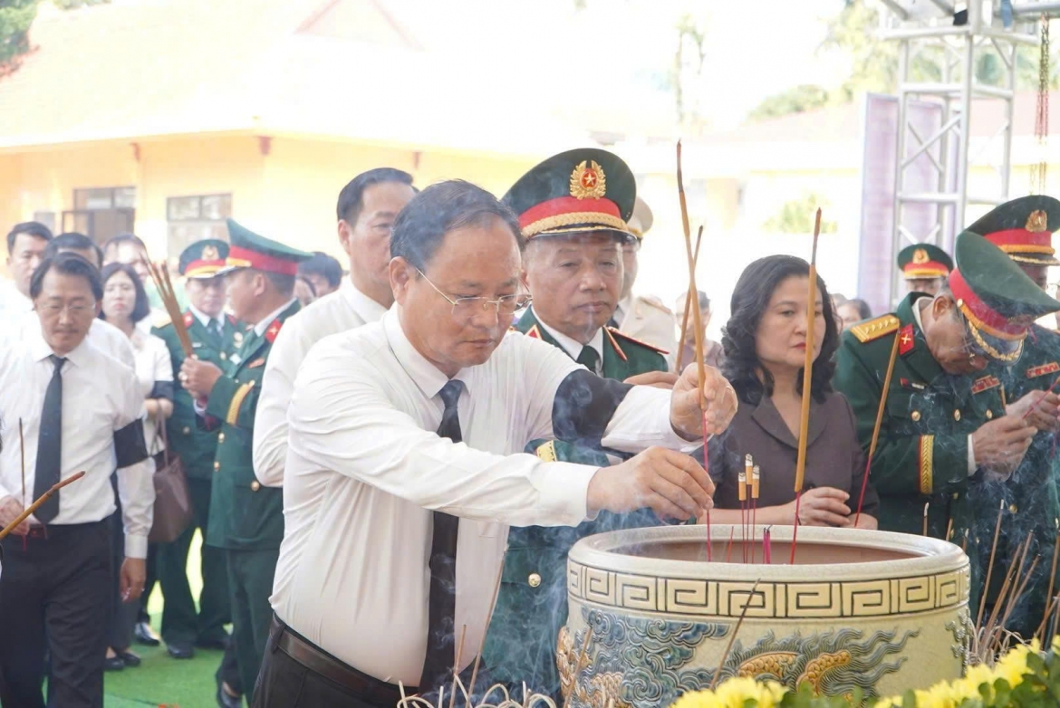 lai chau an tang, tien dua hai cot 47 liet si ve noi an nghi vinh hang sau 75 nam hinh anh 1
