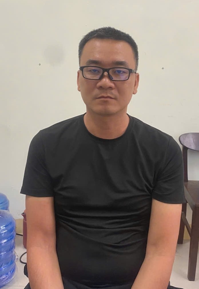 Doi tuong truy na trong duong day danh bac 350 ty dong ra dau thu hinh anh 1