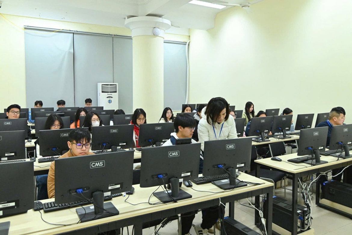 du kien lan dau cho hoc sinh thcs, thpt kiem tra dinh ky tren may tinh hinh anh 1