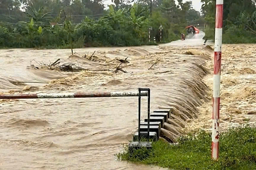 typhoon narra weakens, northern vietnam grapples with floods and landslides picture 1