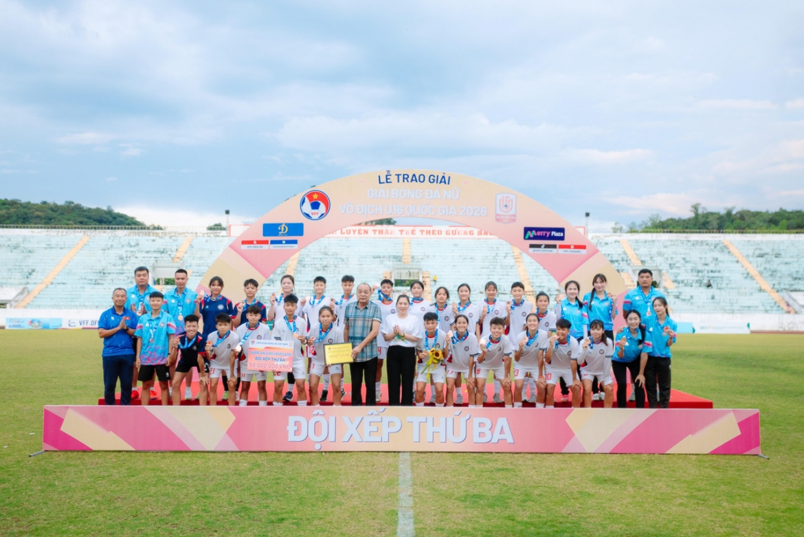 ket qua bong da viet nam hom nay 9 8 son la gianh hang ba hinh anh 7