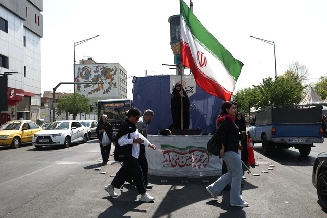 uae dinh chi moi giao dich thuong mai va tai chinh voi iran hinh anh 1