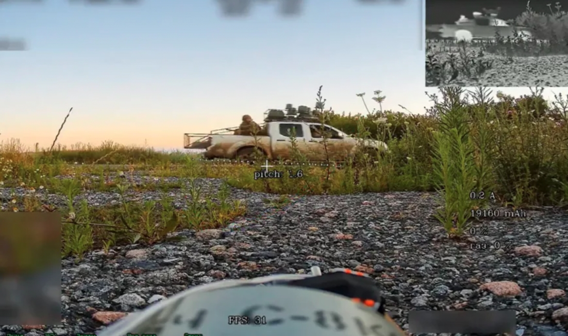 nga giang bay am thanh bang uav, siet duong co dong cua ukraine hinh anh 1