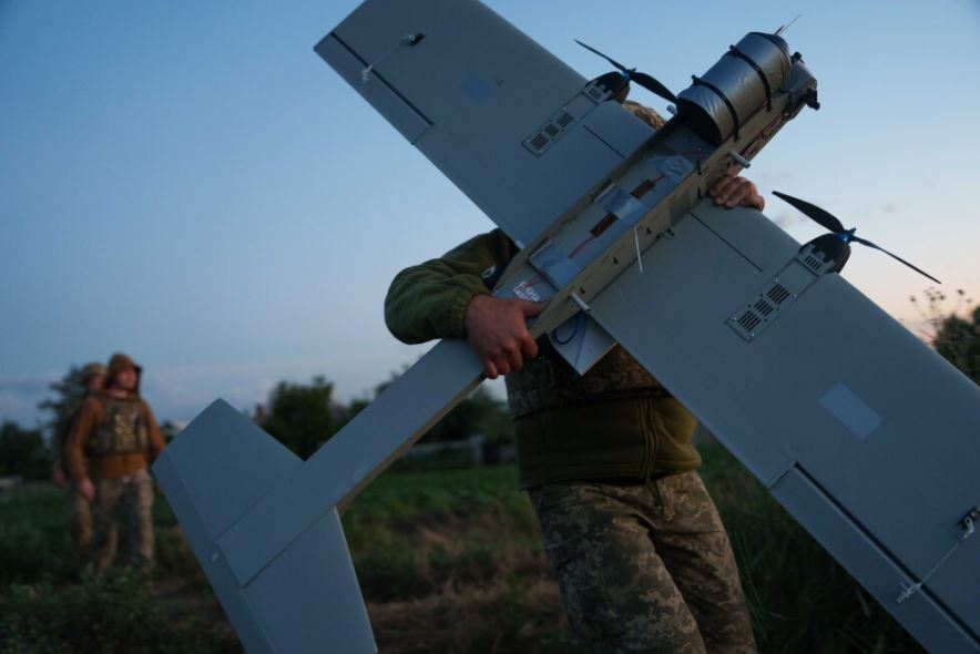 ukraine tung hang tram uav tap kich khap lanh tho nga hinh anh 1