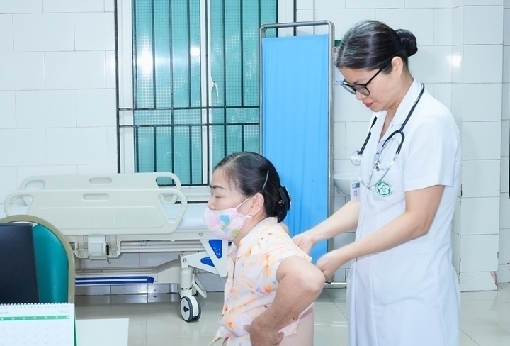 4 dau hieu canh bao ung thu vu, phu nu tre cung can luu y hinh anh 1