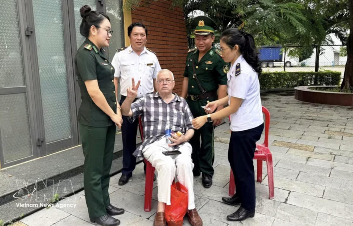 us tourist receives timely emergency care at lao bao international border gate picture 1