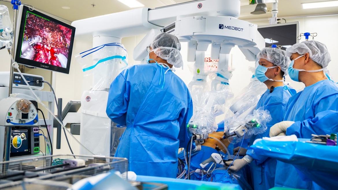 vietnam achieves first two-way remote robotic surgery milestone picture 1