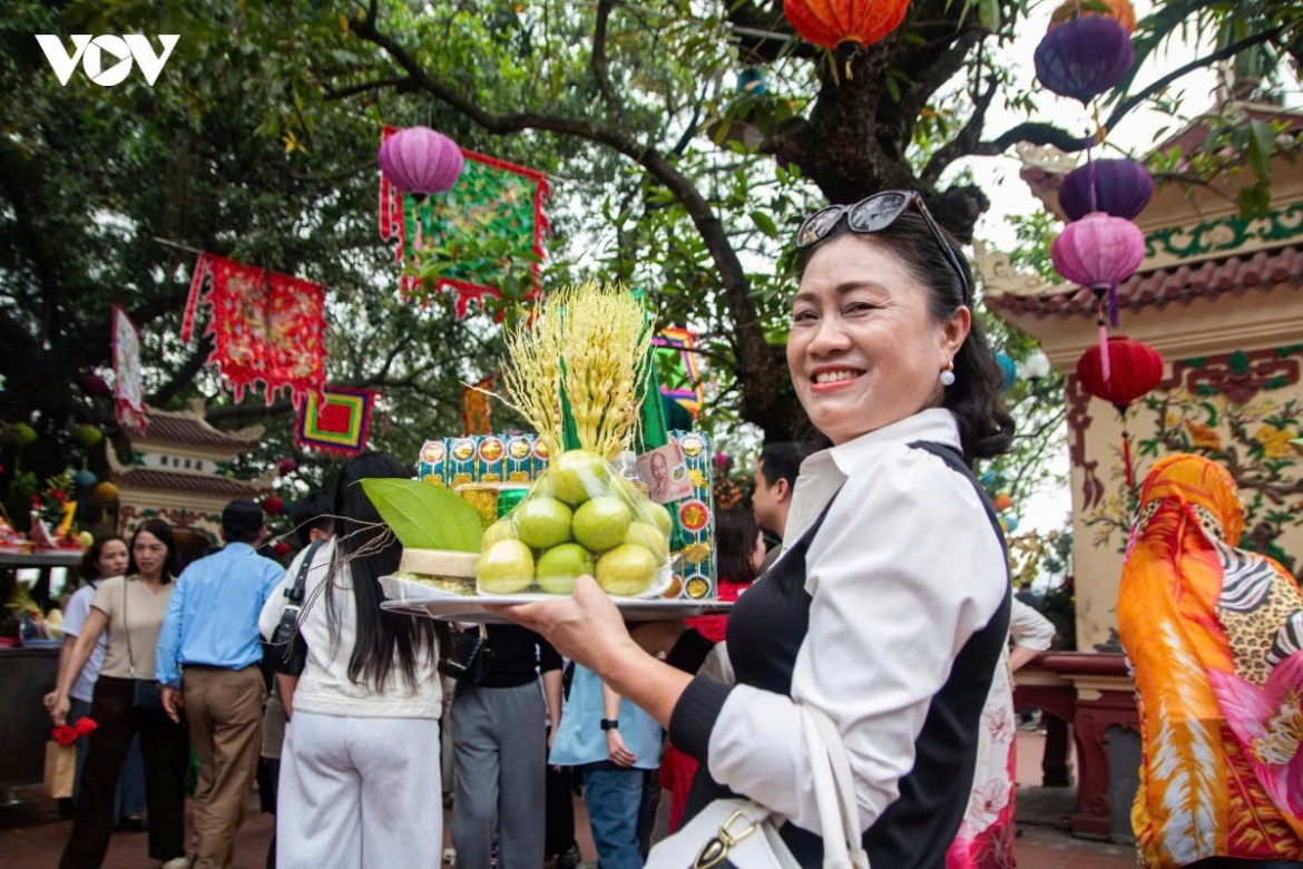 hanoi pagodas fill with worshippers for vu lan festival picture 12