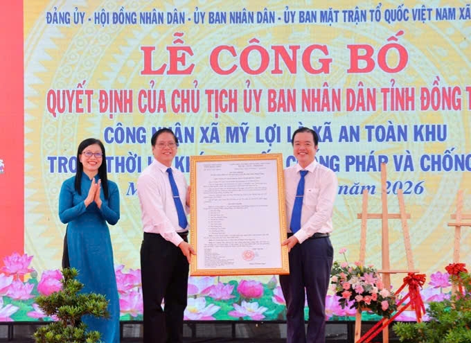 nhieu xa, phuong o Dong thap don nhan danh hieu an toan khu trong khang chien hinh anh 2
