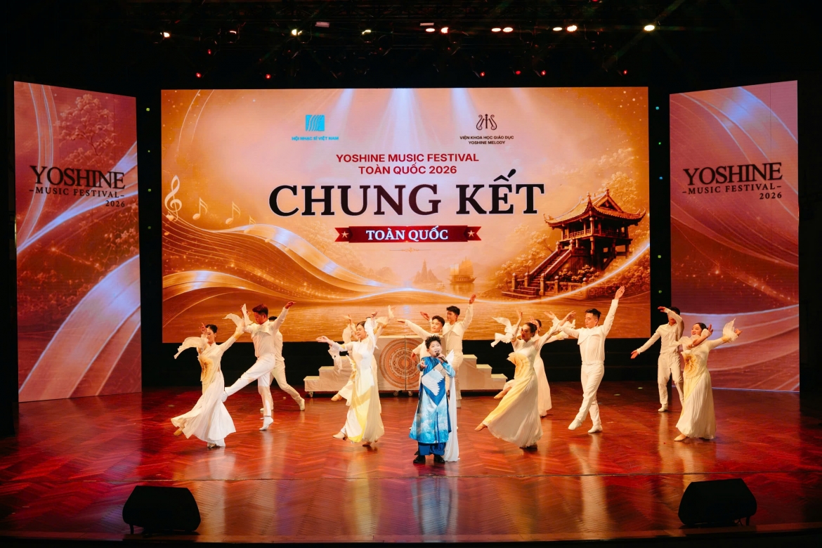 moi tuan di gan 100km hoc hat, cau be 13 tuoi gianh huy chuong vang toan quoc hinh anh 2