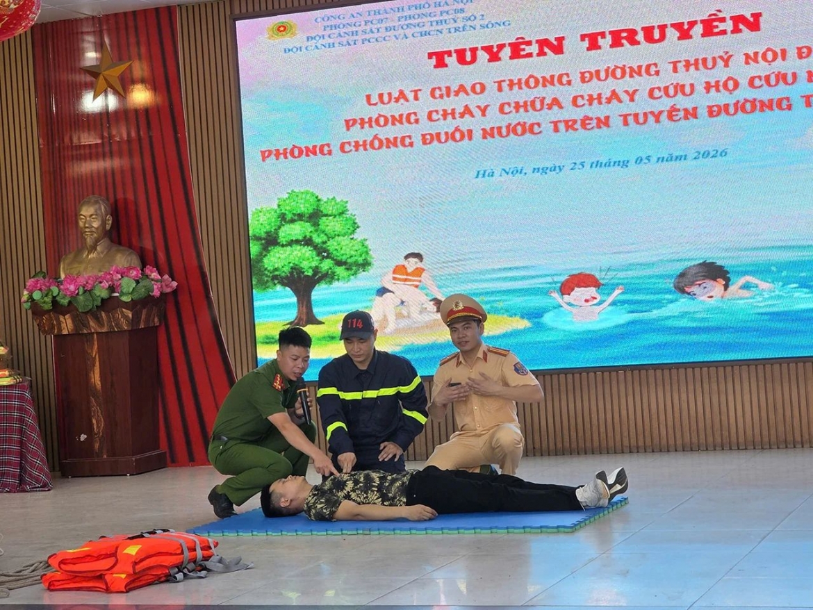 phong chong duoi nuoc ha noi tang ky nang sinh ton cho tre dip he hinh anh 2