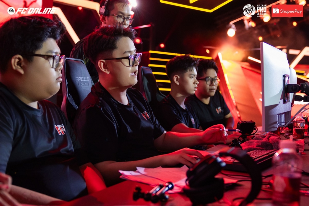 chung ket fvpl summer 2026 khang dinh vi the cua fc online viet nam hinh anh 5