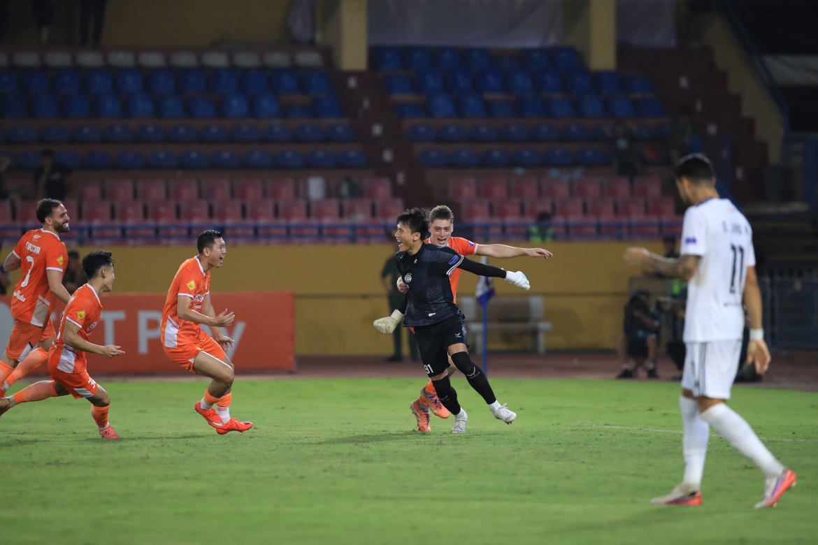 thu mon bui tien dung hoa nguoi hung giup Da nang loai ha noi fc o cup quoc gia hinh anh 10