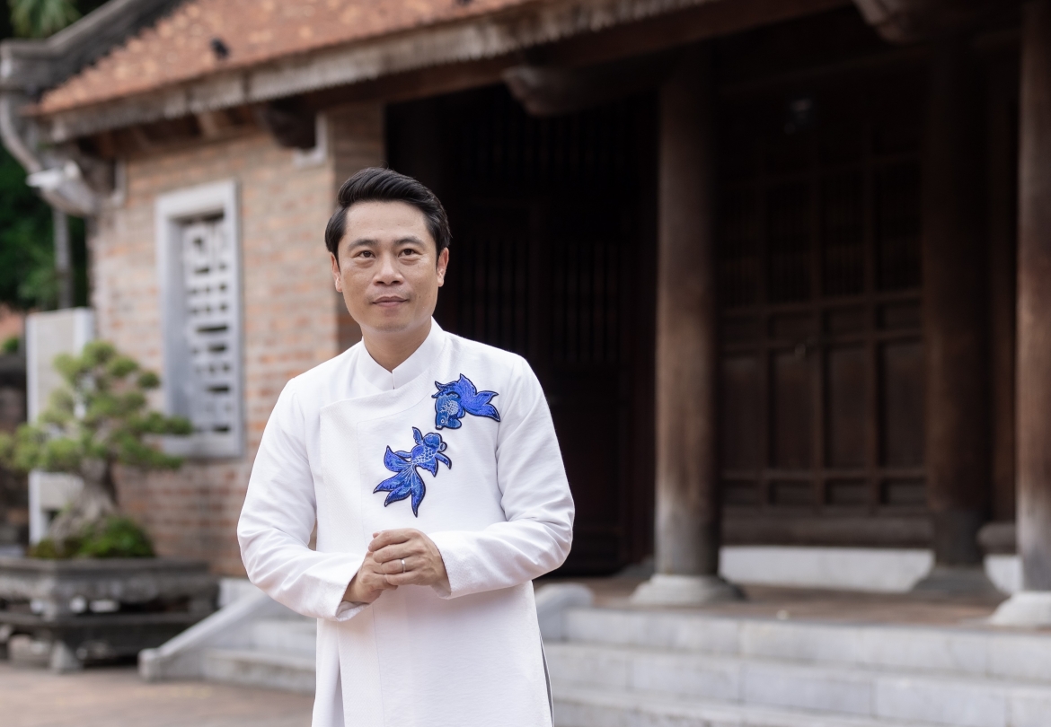 tung duong, hoang thuy linh hat trong dem khai mac festival thang long - ha noi hinh anh 1