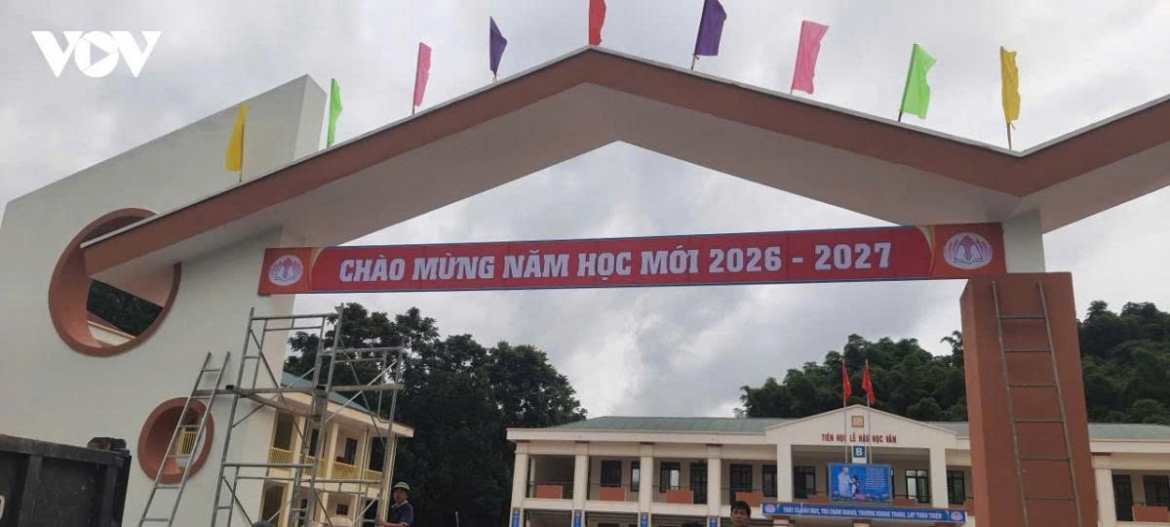 ron ra niem vui truoc ngay khai giang tai cac truong noi tru vung bien hinh anh 7