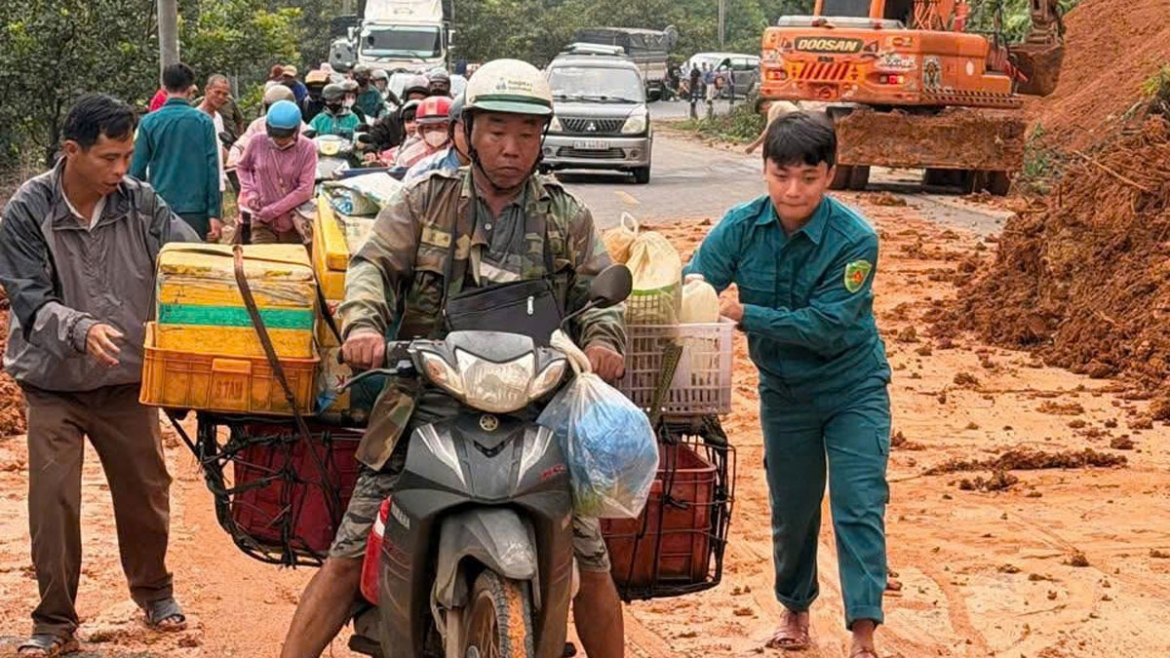 Da thong xe tuyen Dt 755b noi Dong nai - lam Dong sau sat lo dat hinh anh 2