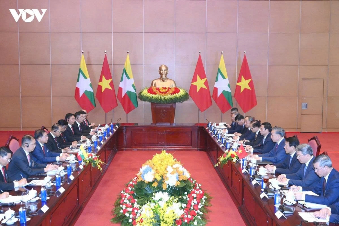 pho thu tuong cung tong thong myanmar dong chu tri dien dan doanh nghiep hinh anh 1
