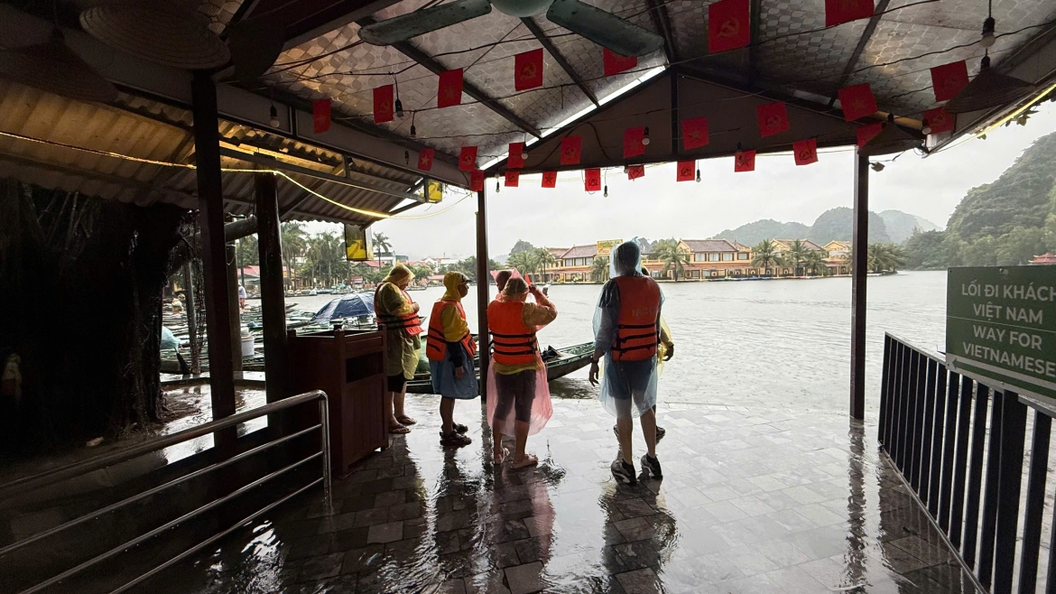 nhieu khu du lich o ninh binh tam dung hoat dong do mua lu hinh anh 4
