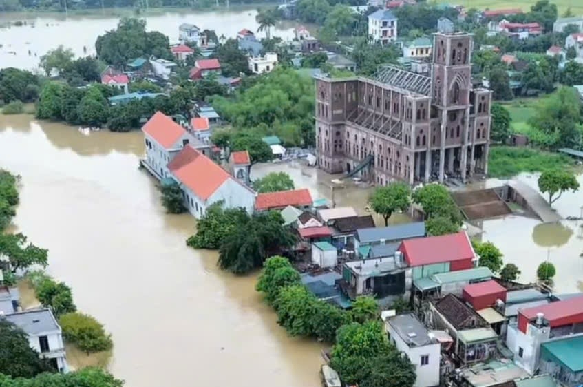 mua lu khien gan 1.000 ho dan ninh binh ngap sau, chia cat hinh anh 1