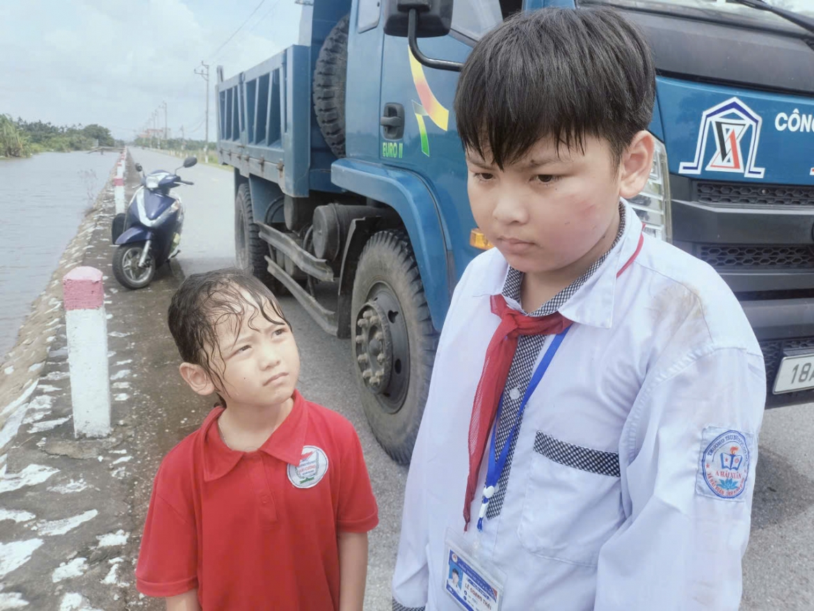Đề xuất khen thưởng nam sinh lớp 11 cứu hai em nhỏ đuối nước ở Ninh Bình