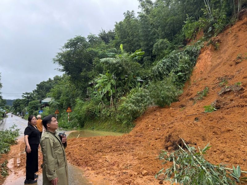 truot chan khi qua suoi, mot nguoi dan o thanh hoa bi nuoc cuon tu vong hinh anh 2