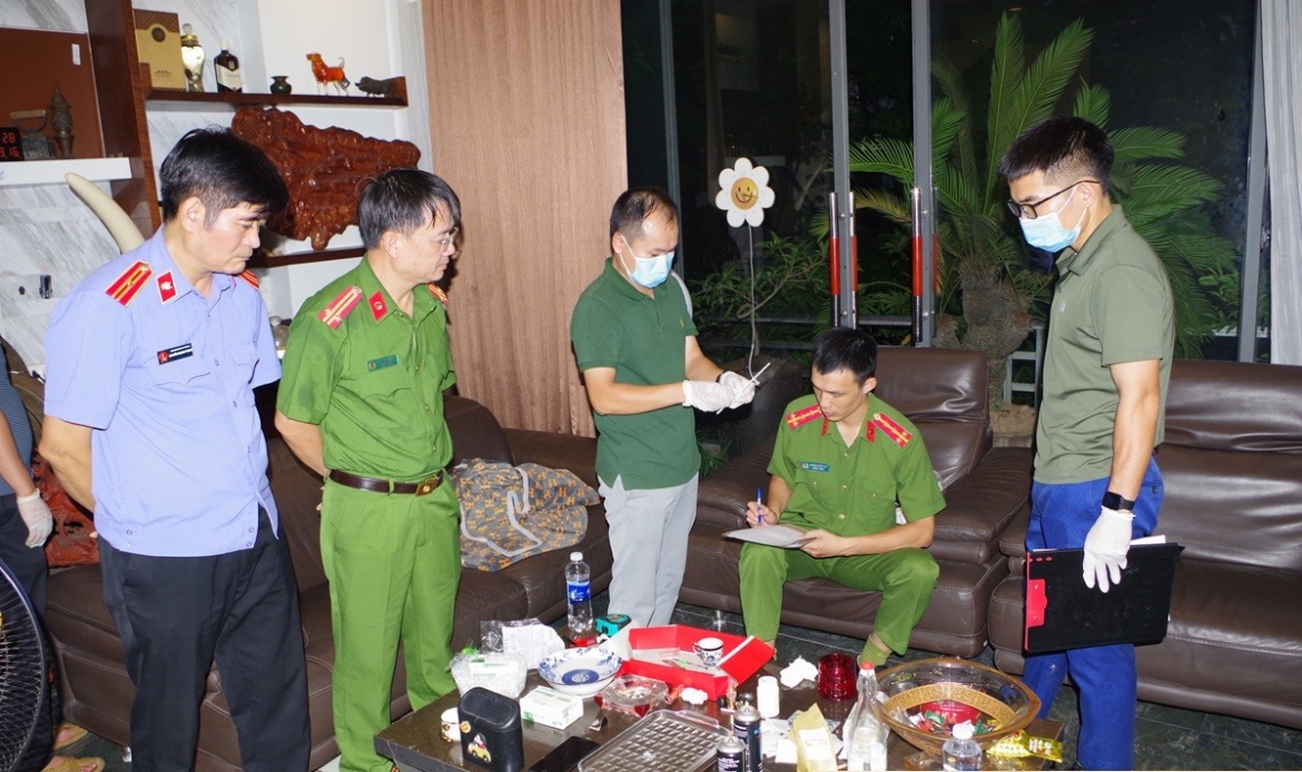 bat giu Duc cong ve hanh vi to chuc su dung trai phep ma tuy hinh anh 2