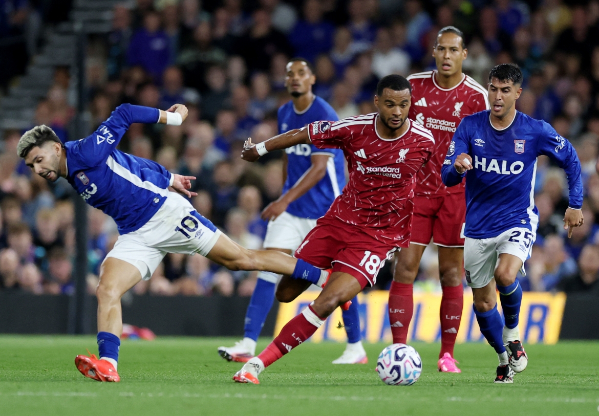 truc tiep ipswich 0-2 liverpool hiep 2 bat dau hinh anh 1