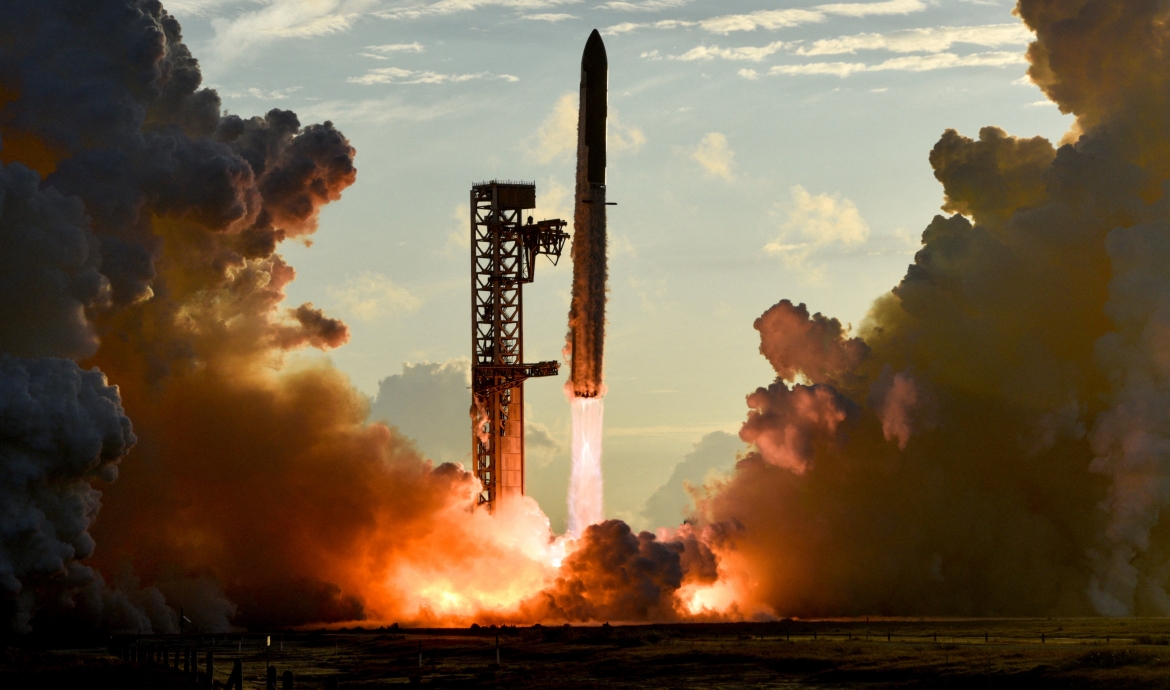 SpaceX lần đầu phóng thành công tàu khổng lồ Starship lên quỹ đạo