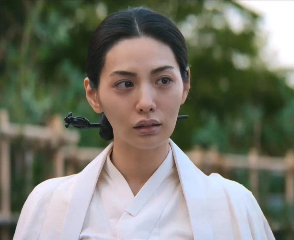 Doi moi cua nana tro thanh tam diem tranh cai trong phim 19 the scandal hinh anh 2