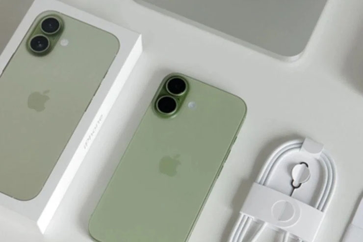 apple khien iphone 17 va loat may cu tro thanh mon hoi te hai hinh anh 2
