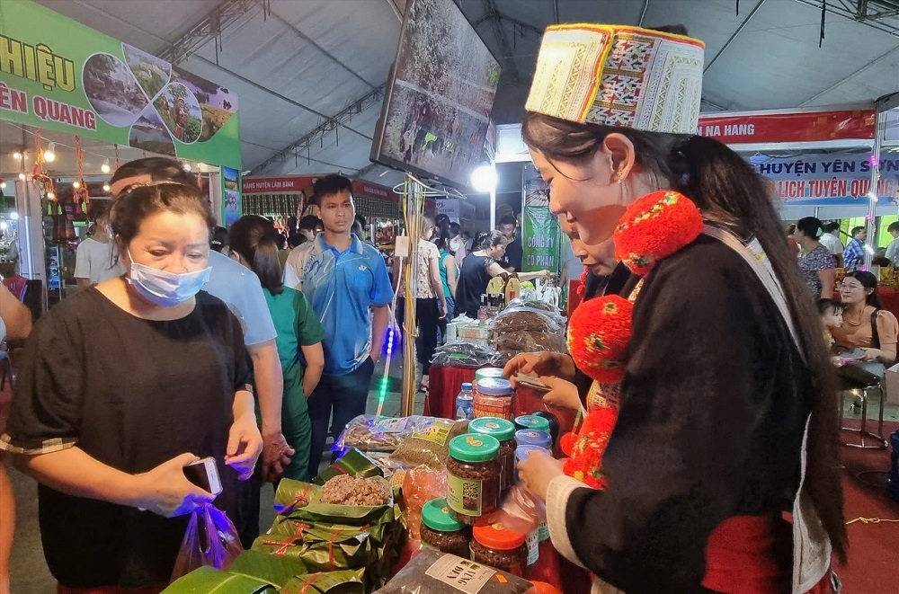 Tuyên Quang tập trung tháo gỡ khó khăn, thúc đẩy tăng trưởng những tháng cuối năm