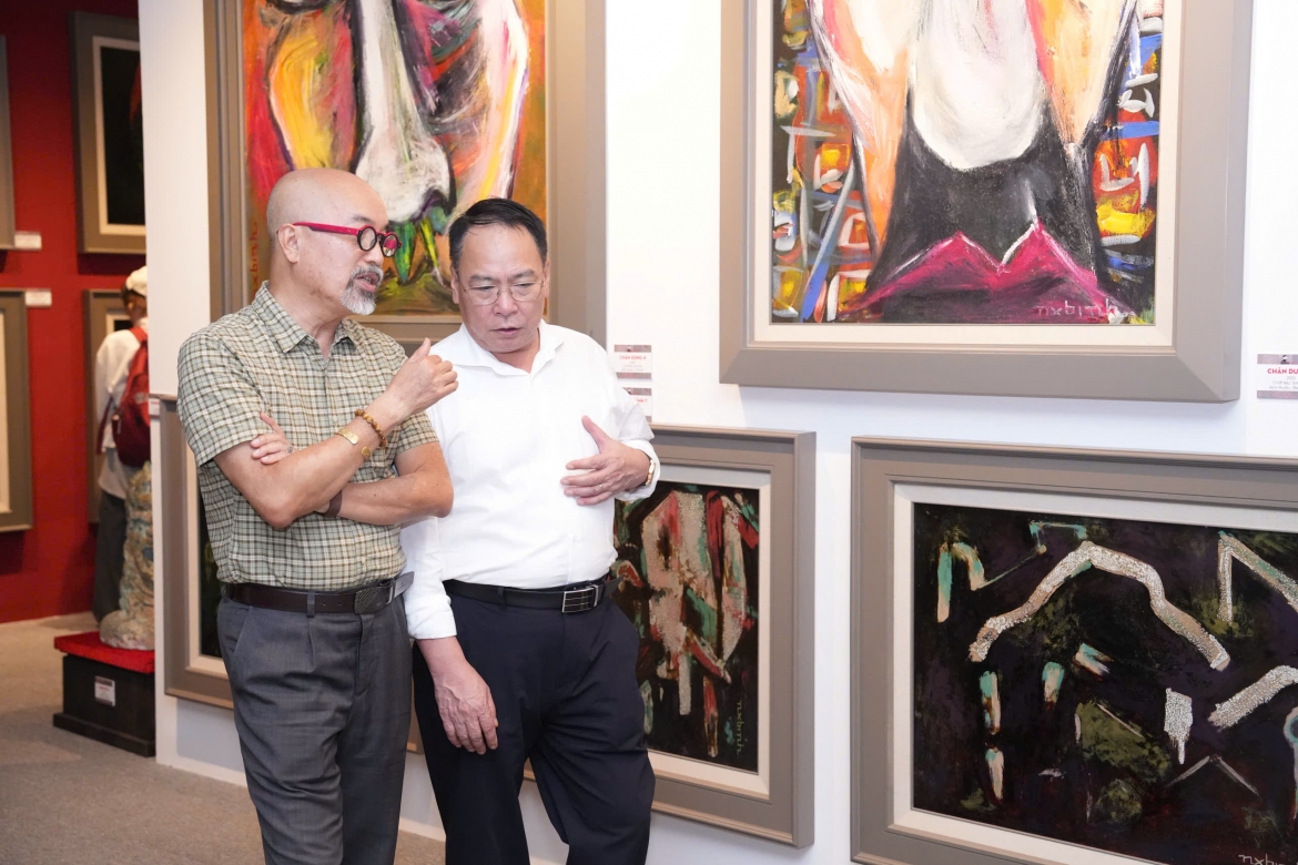 trien lam gioi thieu gan 300 tac pham cua hoa si ngo xuan binh tai ha noi hinh anh 2