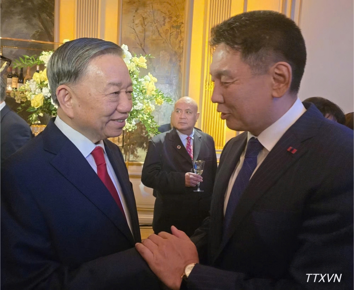 tong bi thu, chu tich nuoc to lam gap tong thong mong co ukhnaa khurelsukh hinh anh 2