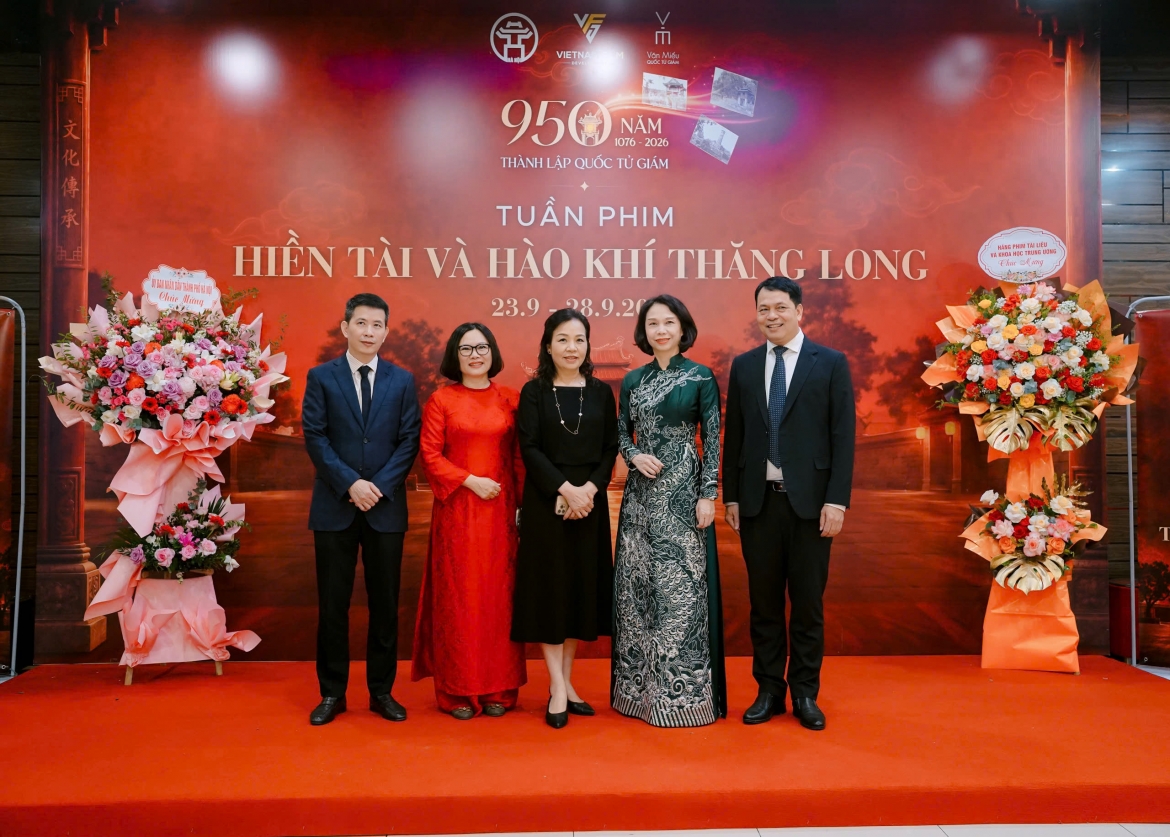 nhung cau chuyen ve nguoi thay, hien tai va lich su thang long len man anh hinh anh 3