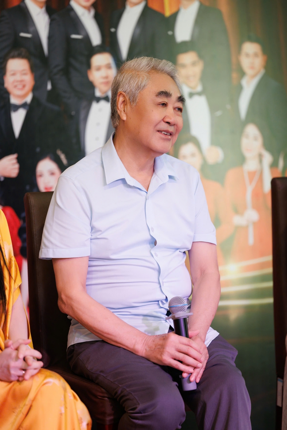 nsnd quang tho nho thoi ban ca phe, thuoc la de xoay kinh phi bieu dien hinh anh 2