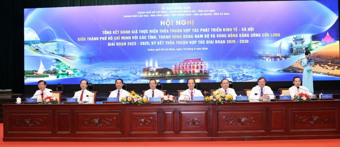 tp.hcm va cac tinh bat tay kien tao hanh lang kinh te lien vung hinh anh 2