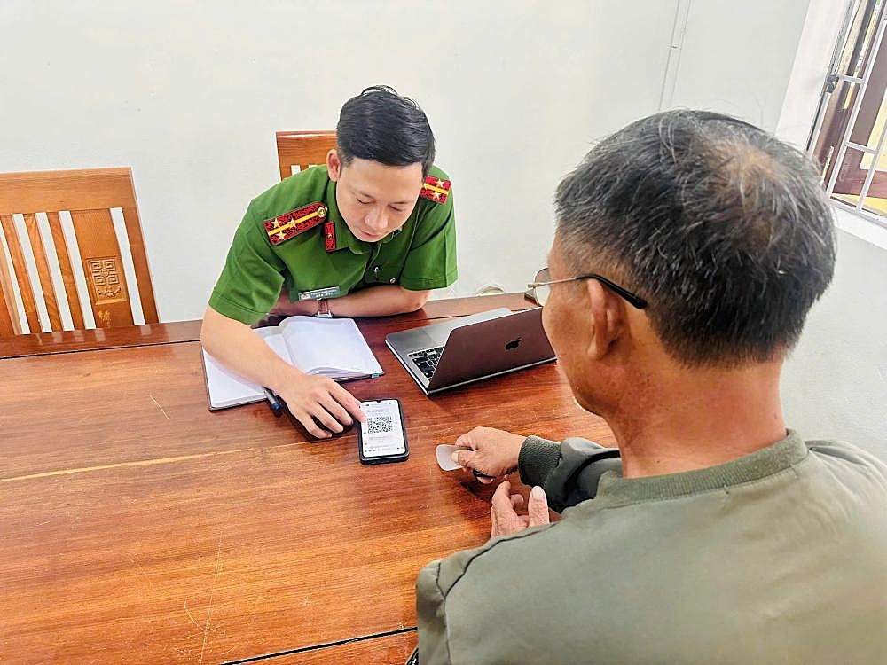 Cụ ông tỉnh táo trước thủ đoạn giả danh công an để lừa đảo
