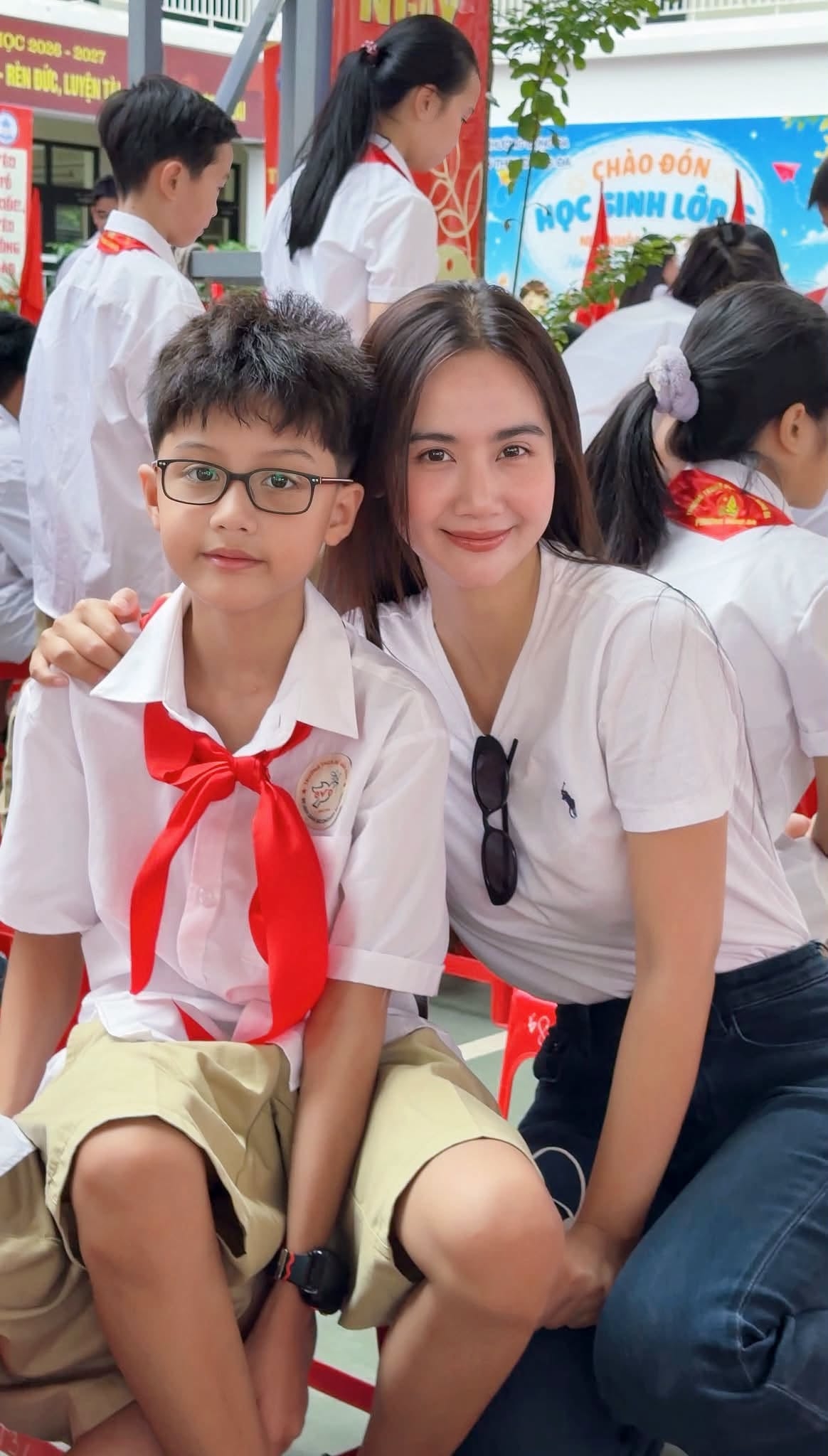 sao viet no nuc dua con di khai giang nam hoc moi hinh anh 4