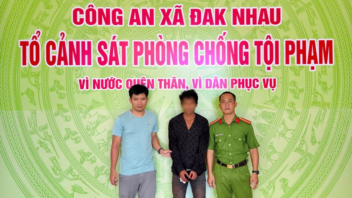 Dong nai tuc gian vi bi la mang, con rieng dung dao tan cong cha duong hinh anh 2