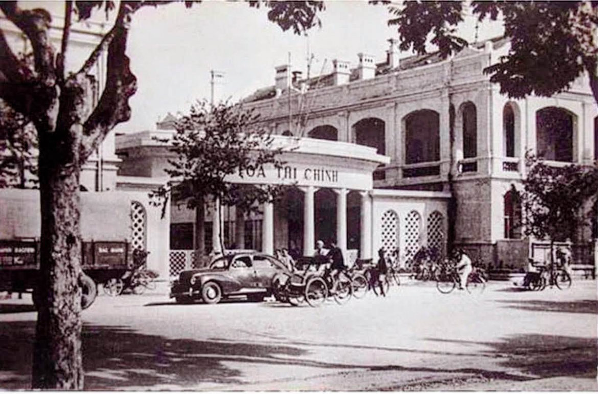 tru so ubnd thanh pho ha noi co nhat thiet phai o ben ho guom hinh anh 3