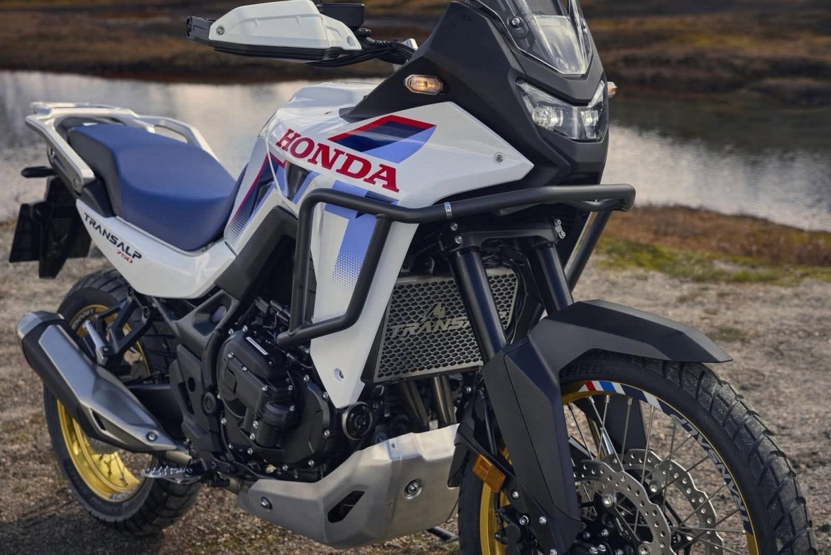 can canh honda transalp 2026 vua ra mat gia gan 300 trieu dong hinh anh 6