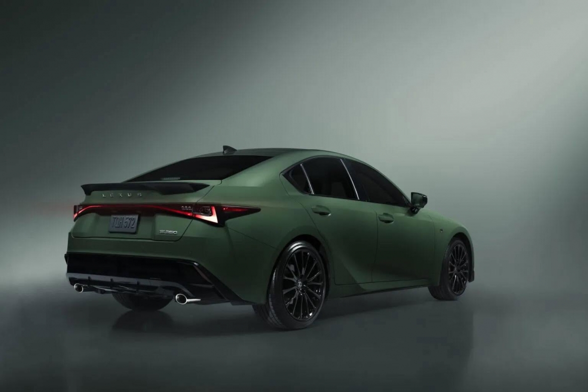 chi tiet lexus is 2027 phien ban dac biet chi san xuat 350 xe hinh anh 3