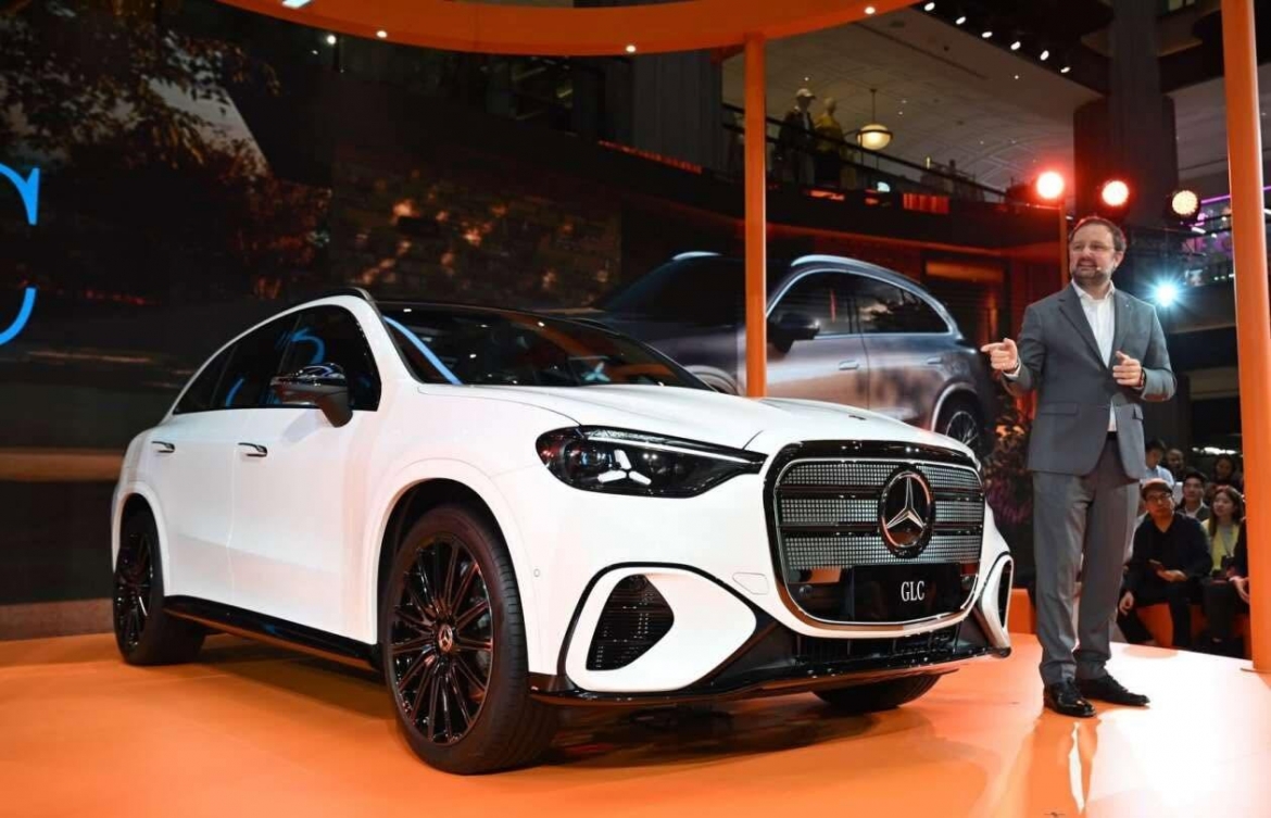 lo thong tin mercedes-benz glc 300 ev sap lap rap tai thai lan hinh anh 1
