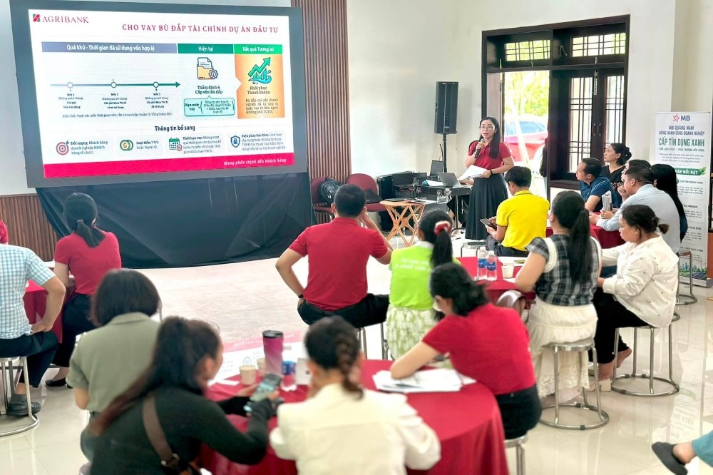 agribank quang nam sau sap nhap thon, to dan pho, to vay von hoat dong ra sao hinh anh 1